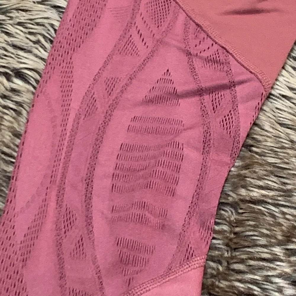 ALO Yoga Vitality Legging in Grenache Glossy Size XS